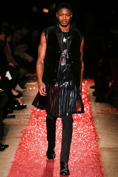 Look 35